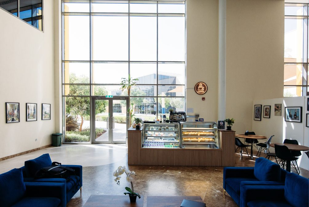 College Caf&eacute;