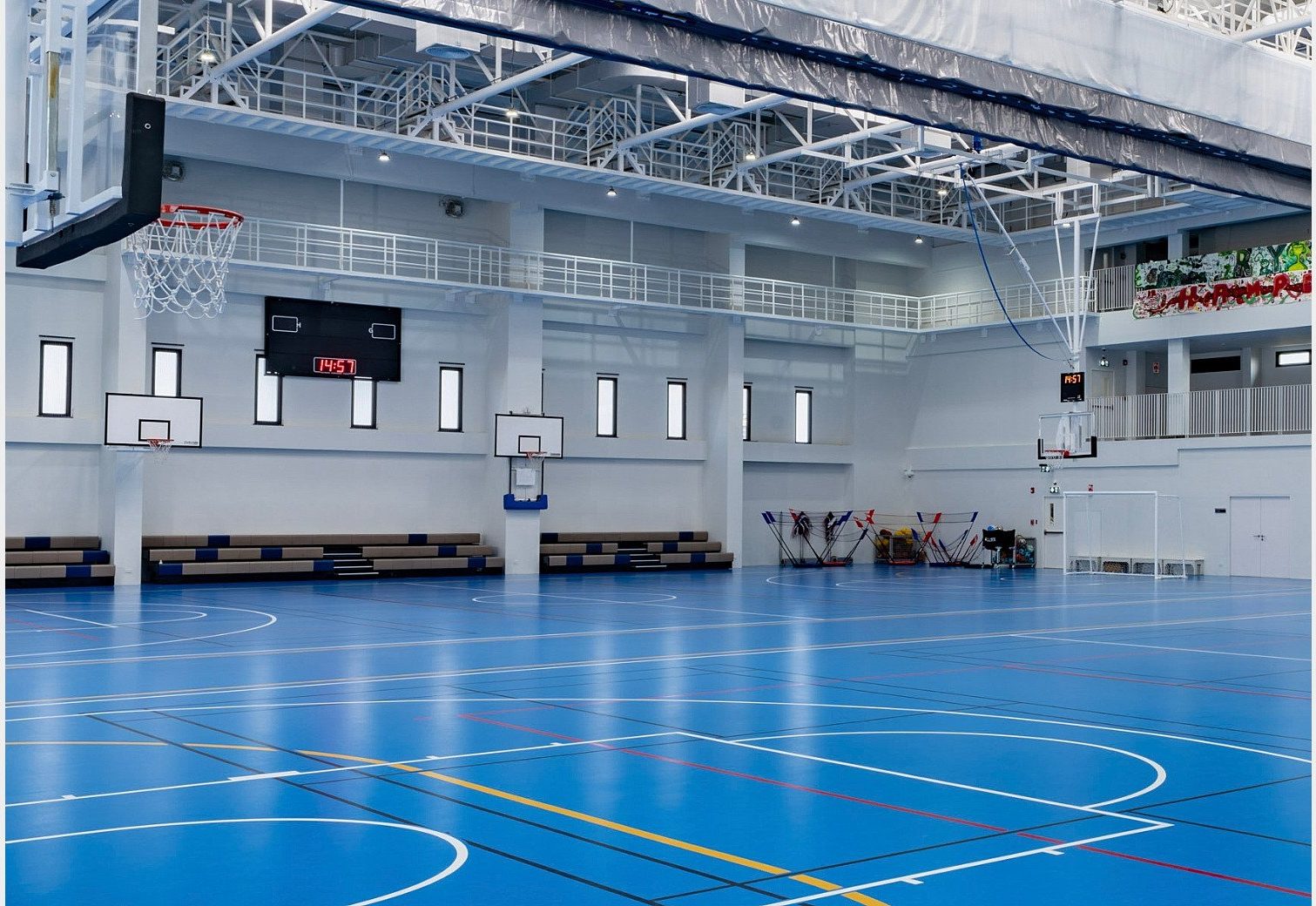 Double sports hall with basketball courts