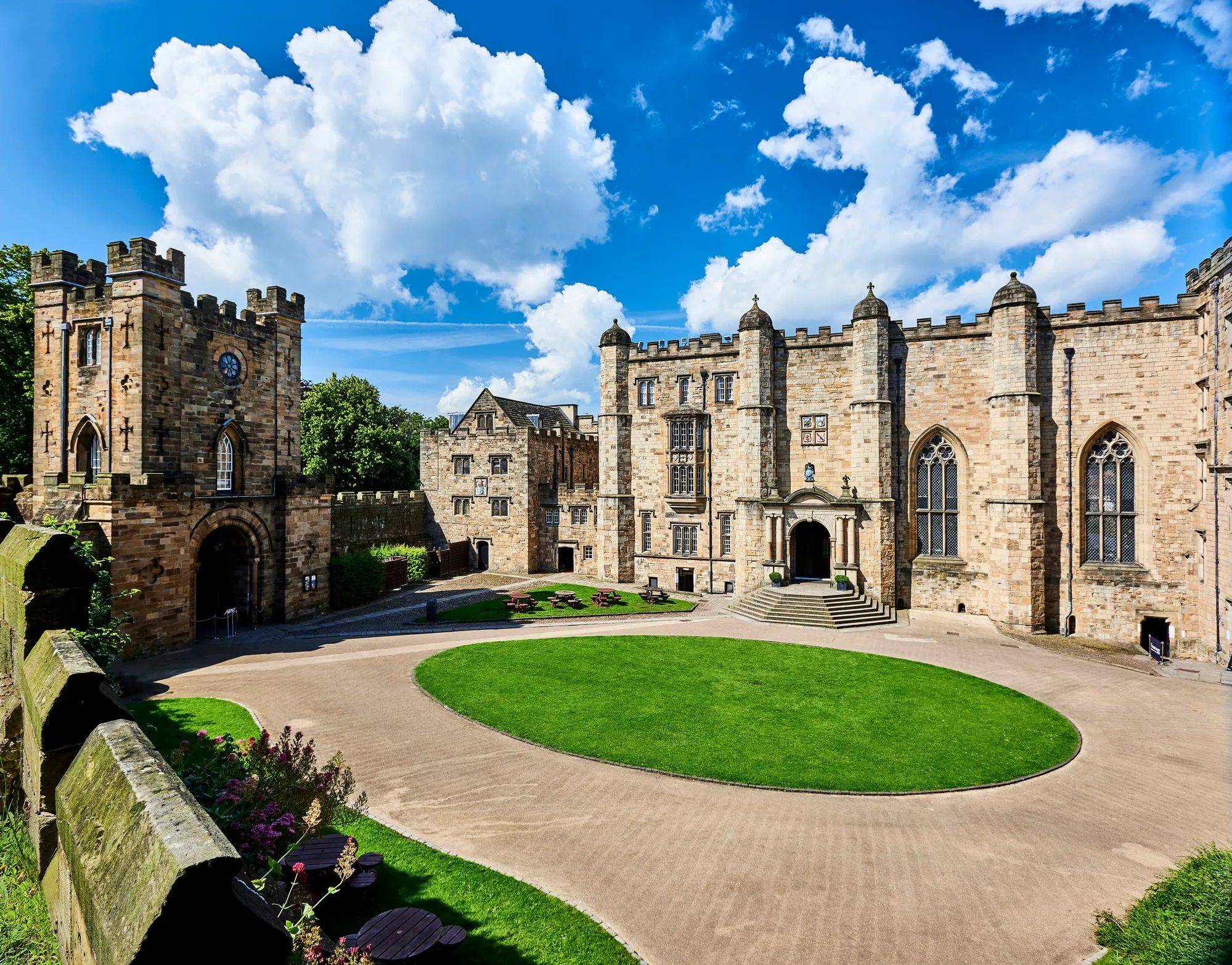 Durham Castle grounds