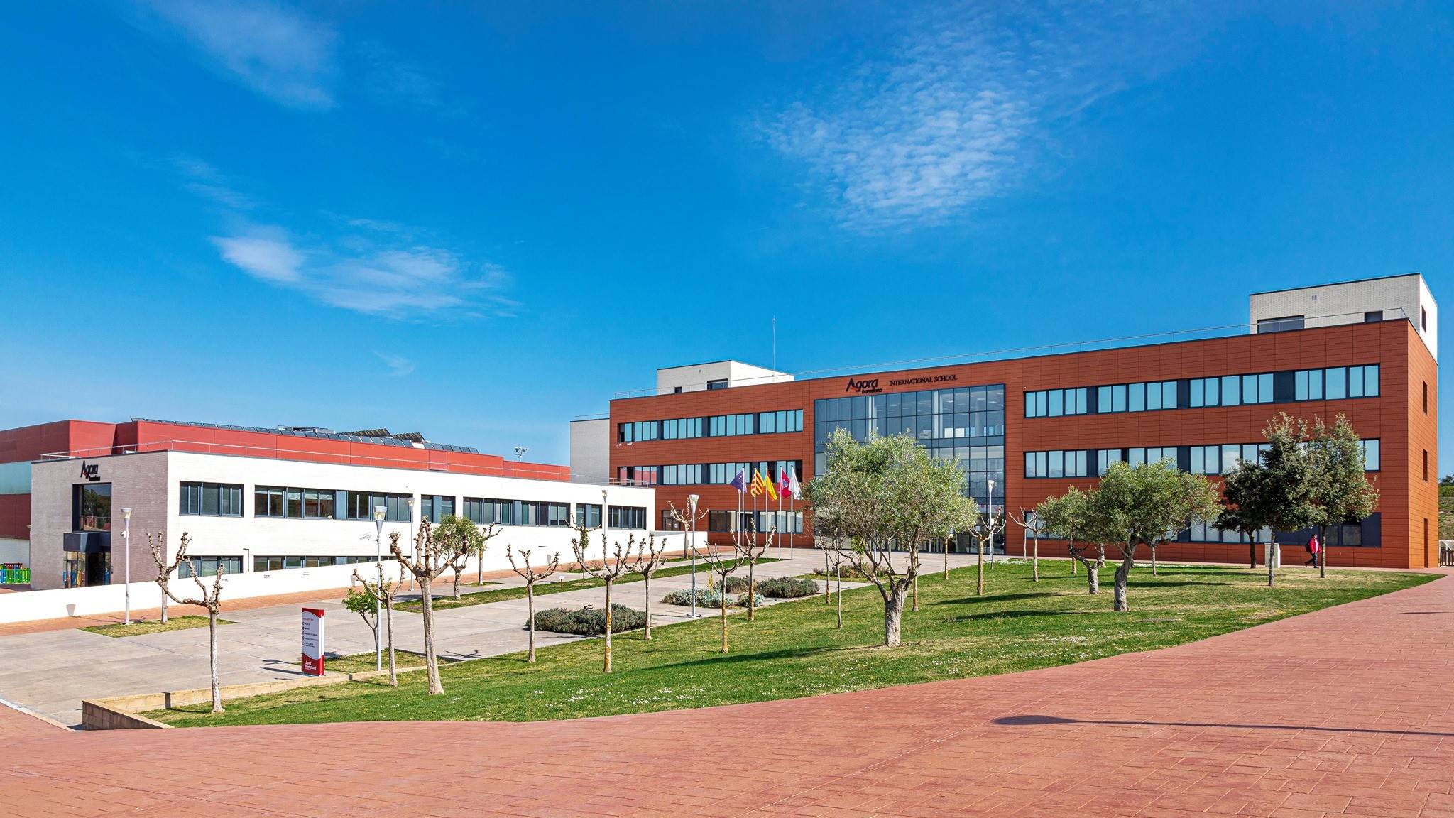 Agora Barcelona International School